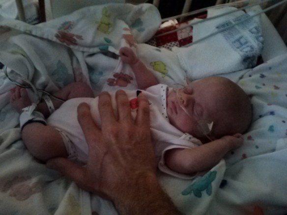 Katarina with hand 1 day after 40week